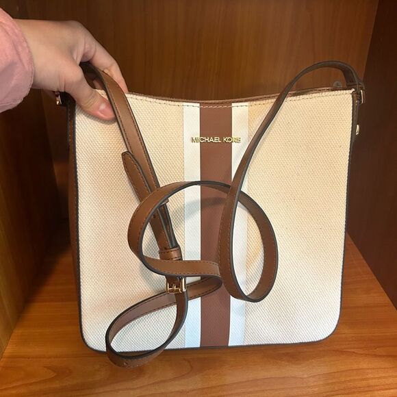 NWT Michael Kors Jet Set Travel Messenger
